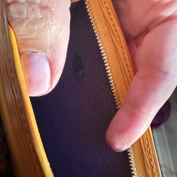 LOUIS VUITTON Yellow Epi Trousse Toilette 15 – Rare Find! - Picture 8 of 9